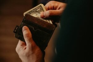 Banknotes and everyday spending