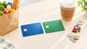 Two credit cards with everyday purchases, comparing flat-rate and tiered cash back rewards